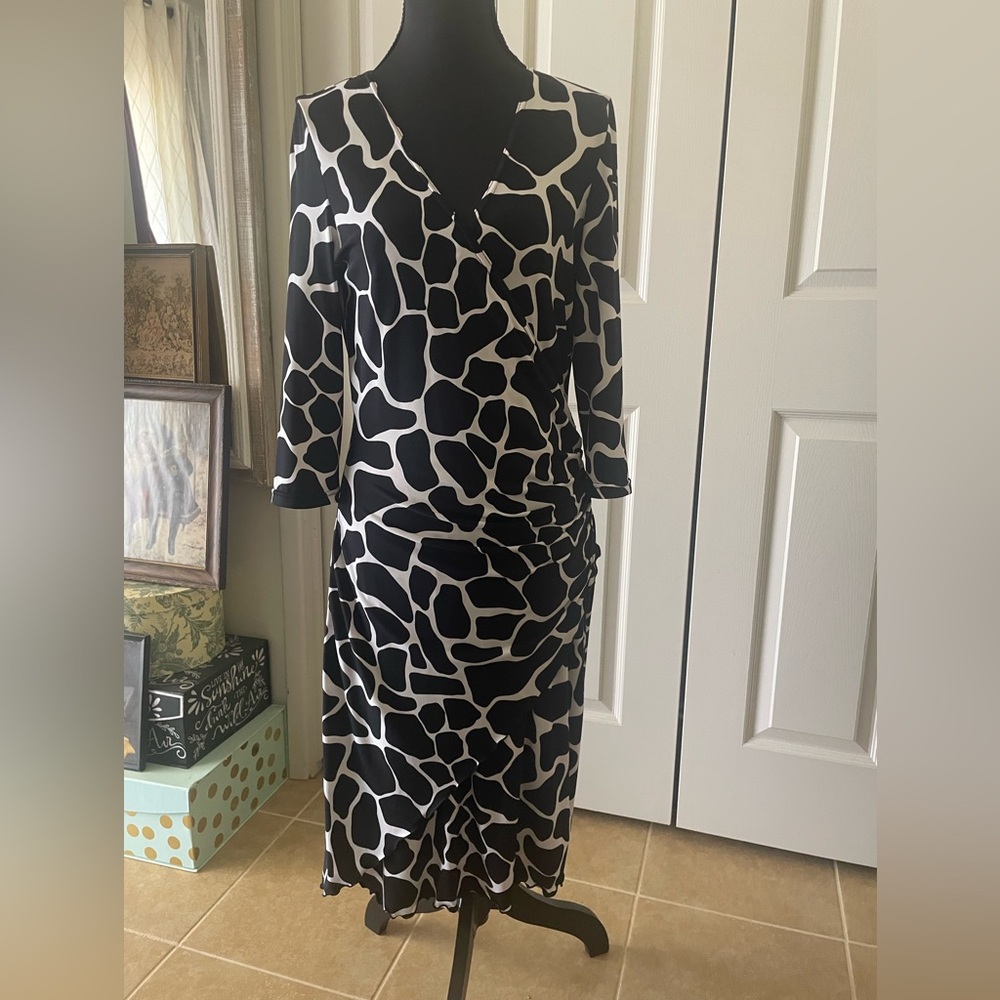 Joseph Ribkoff | Faux wrap dress. Size 8. Animal print. Designer. Flattering